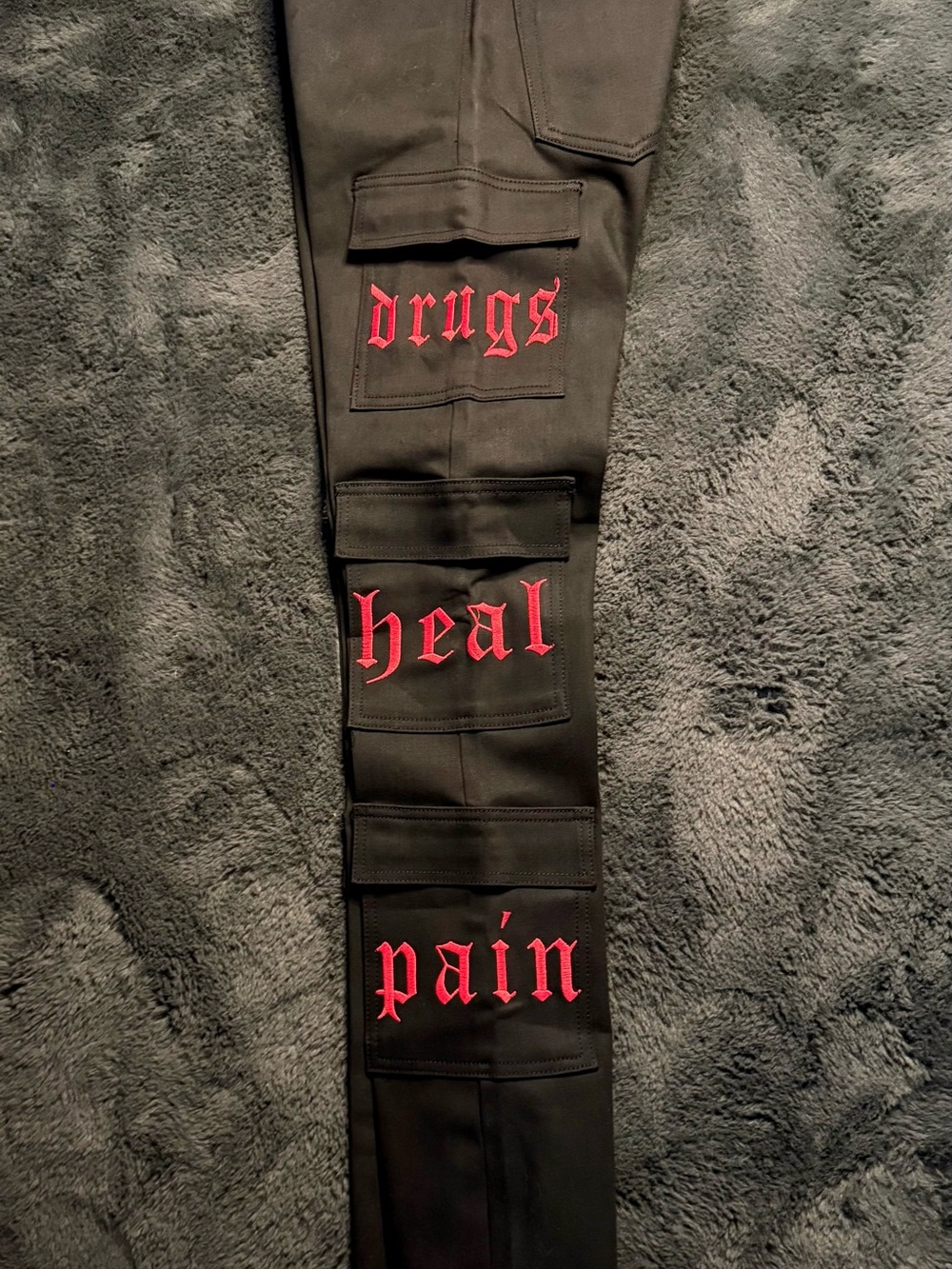 GOLDEN DENIM “Drugs Heal Pain” Villa Stacked Cargo Pants Size 32
